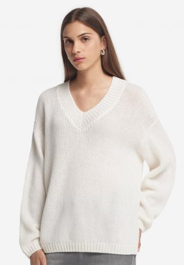 Пуловер с вырезом V