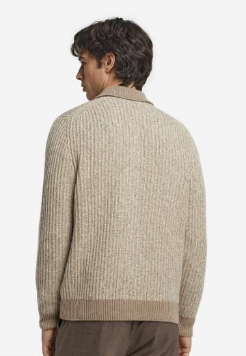 Вязаная кофта