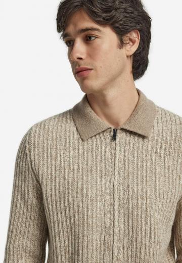 Вязаная кофта