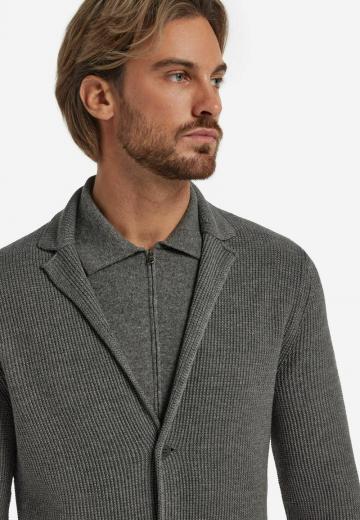 Вязаная кофта