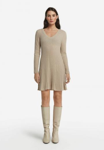 Вязаное платье