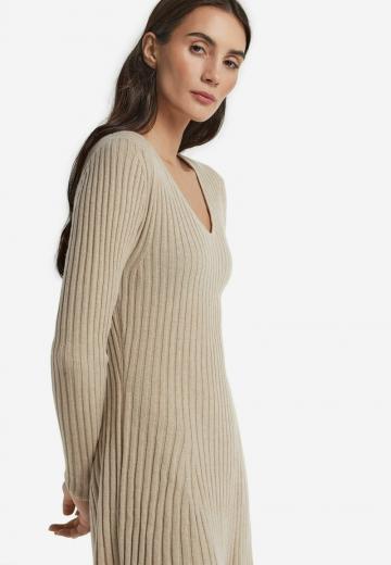 Вязаное платье