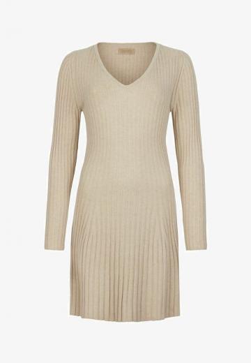 Вязаное платье