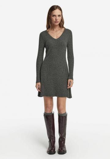 Вязаное платье