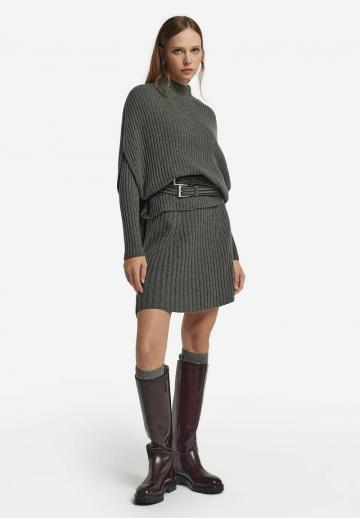 Вязаное платье