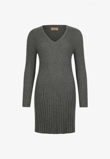 Вязаное платье