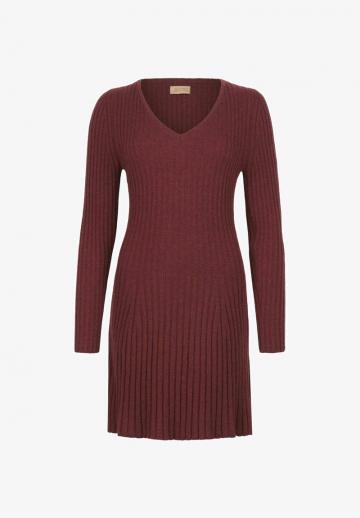 Вязаное платье