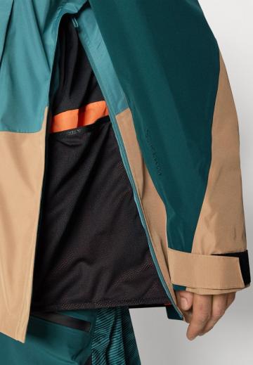 Сноубордическая куртка