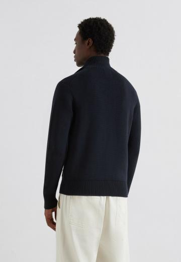 Вязаная кофта