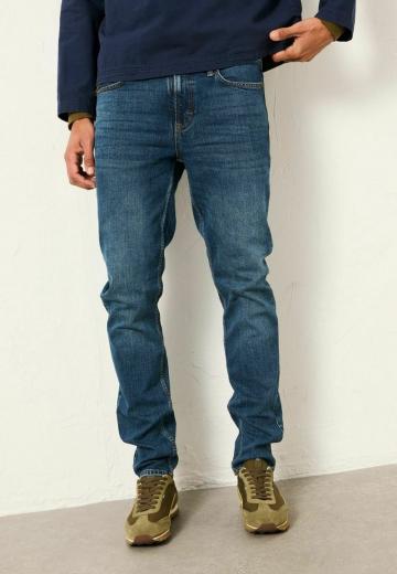 Узкие джинсы