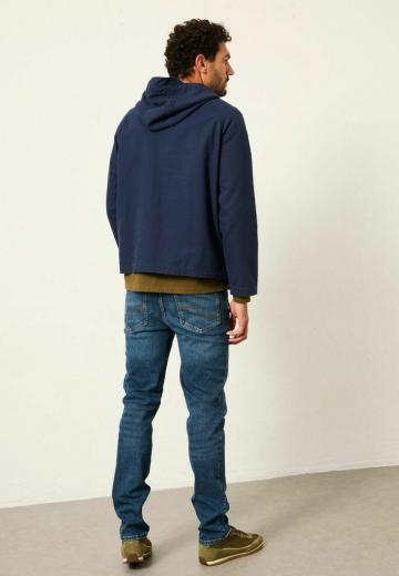 Узкие джинсы