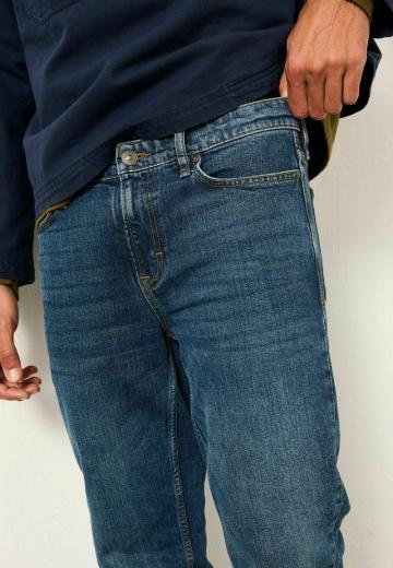 Узкие джинсы