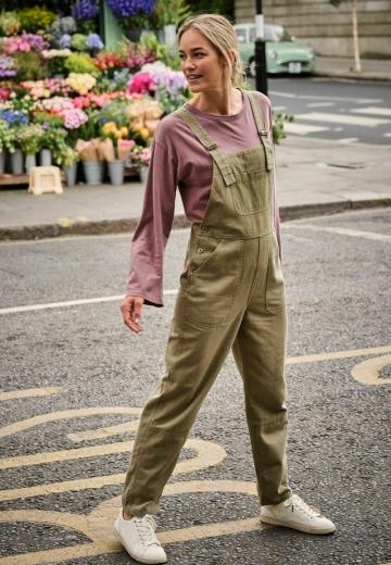 Джинсовый комбинезон