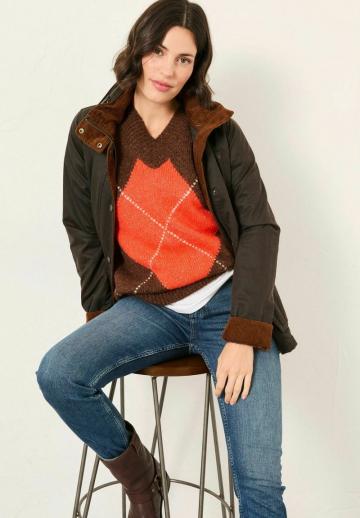 Пуловер с вырезом V