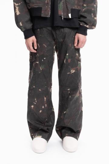 Брюки с накладными карманами