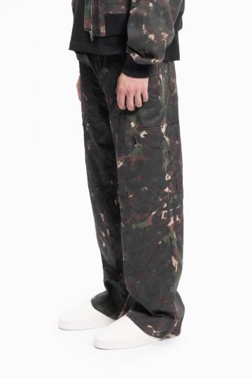 Брюки с накладными карманами