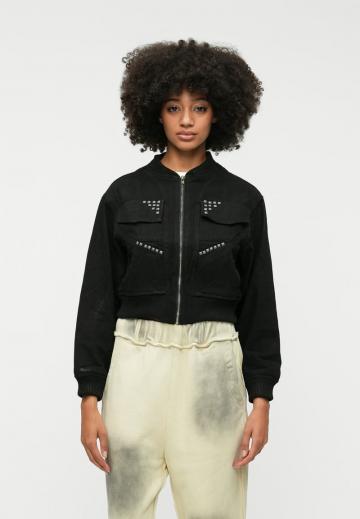 Куртка с накладнымит карманами