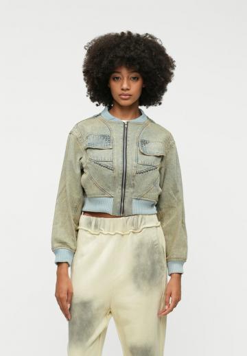 Куртка с накладнымит карманами