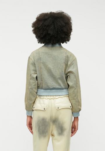 Куртка с накладнымит карманами