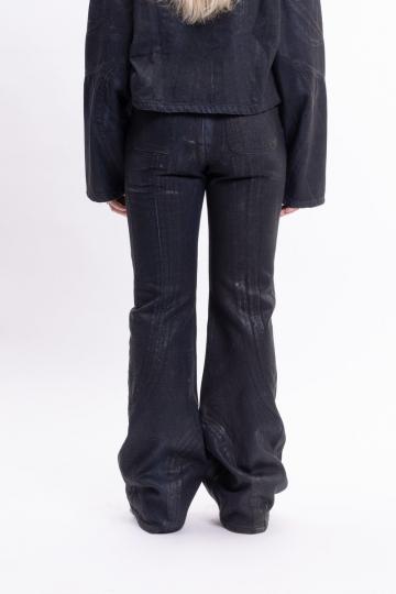 Клешеные джинсы