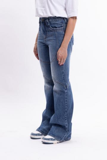 Клешеные джинсы