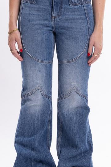 Клешеные джинсы