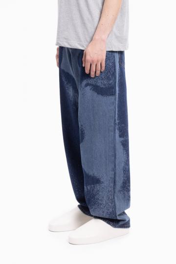 Прямые джинсы