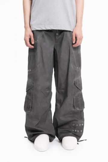 Брюки с накладными карманами