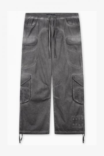 Брюки с накладными карманами