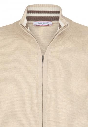 Вязаная кофта