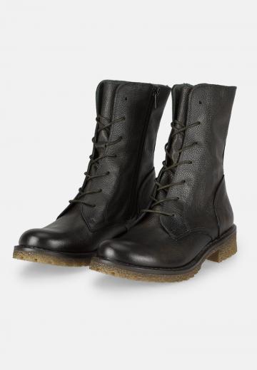 Ботинки на шнуровке