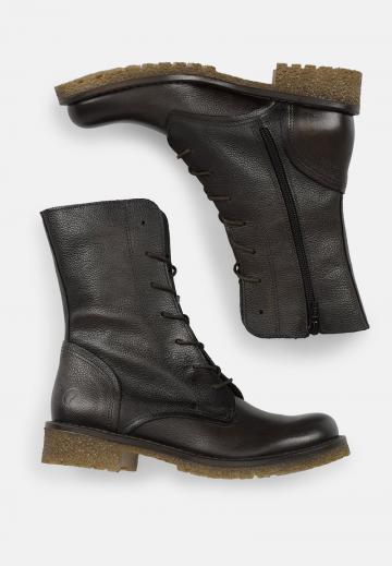 Ботинки на шнуровке