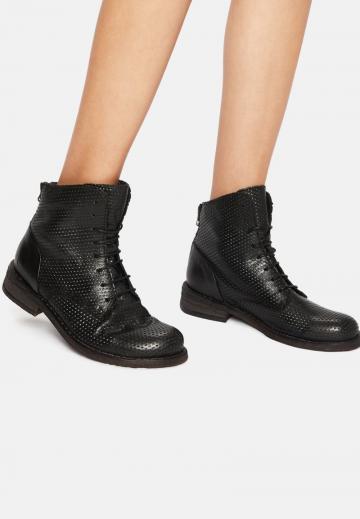 Широкие сапоги