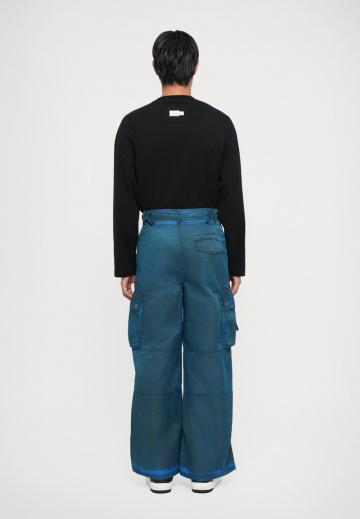 Брюки с накладными карманами