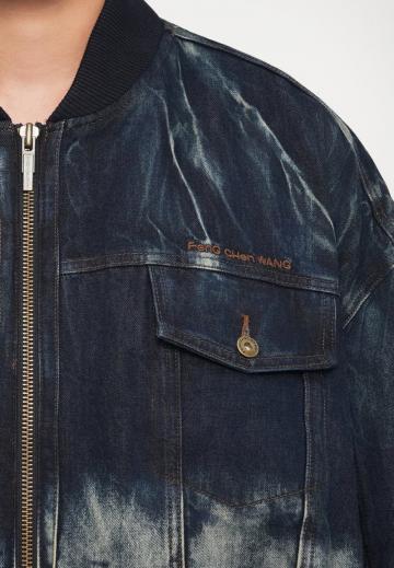 Джинсовая куртка