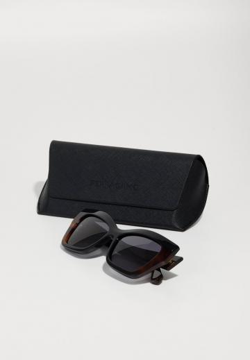 Солнечные очки