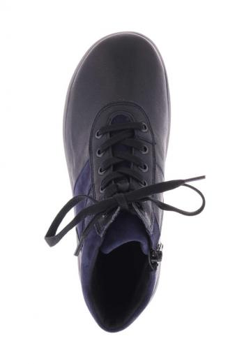 Ботинки на шнуровке