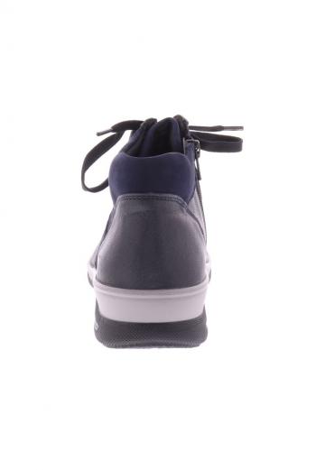 Ботинки на шнуровке