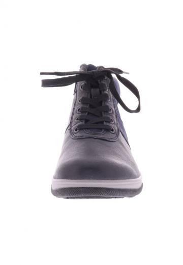 Ботинки на шнуровке