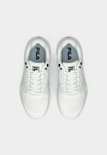 Теннисные кроссовки