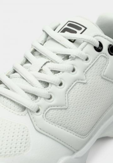 Теннисные кроссовки