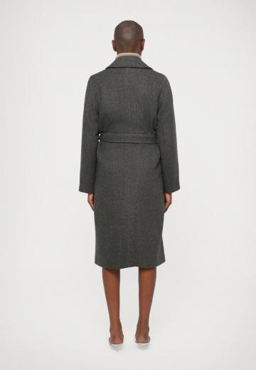 Шерстяное пальто