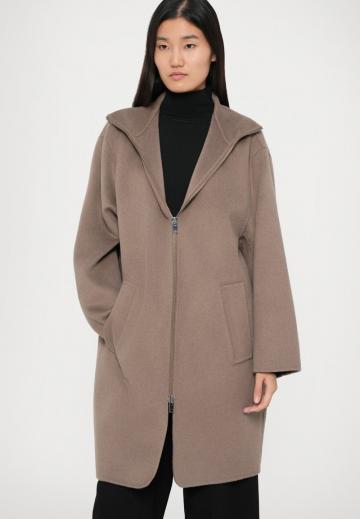Шерстяное пальто