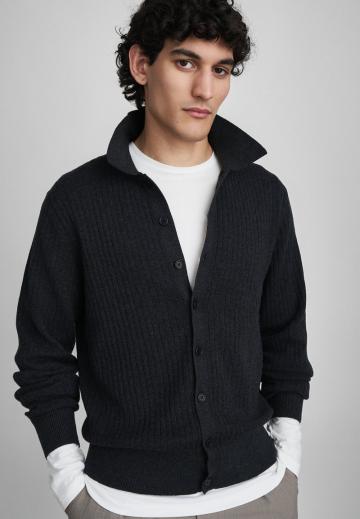 Вязаная кофта