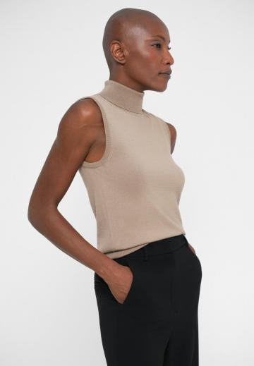 Пуловер без рукавов