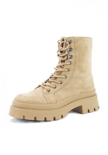 Ботинки на шнуровке