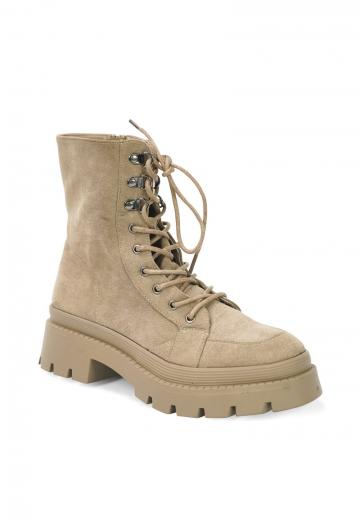 Ботинки на шнуровке