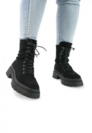 Ботинки на шнуровке