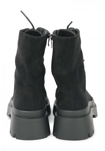 Ботинки на шнуровке
