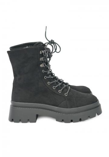 Ботинки на шнуровке